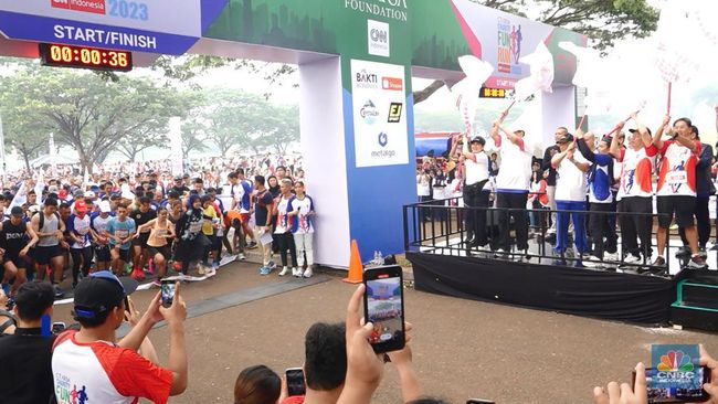 Serunya Lari Sambil Donasi Bersama CT Arsa Charity Fun Run