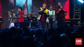 Kemeriahan THE FEST Ditutup Kahitna dengan Cantik