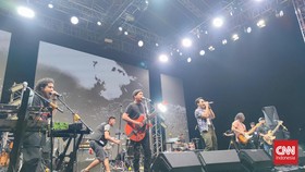 Nidji di THE FEST: Emang Boleh Seramai Ini?