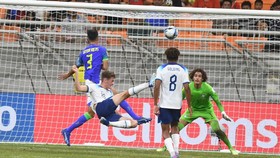 FOTO: Duel Sengit Inggris vs Brasil di Piala Dunia U-17 2023