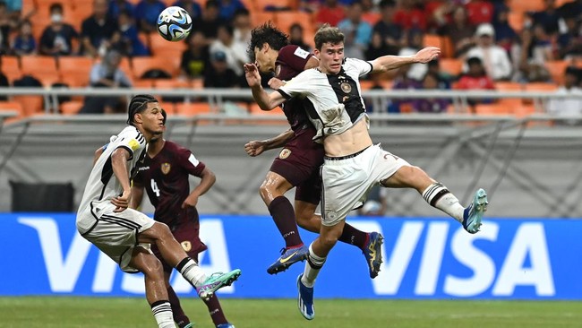 Pelatih Jerman U-17 Christian Wuck mengaku lebih 'betah' berada di Bandung daripada Jakarta selama pagelaran Piala Dunia U-17 2023 di Indonesia.