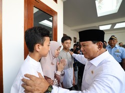 Bantu Keluarga Korban Super Tucano, Prabowo Tinggalkan Nomor Telepon