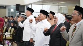 Prabowo Bertemu Khofifah di Pengukuhan Guru Besar Tokoh NU
