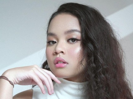 7 Potret Penyanyi Cilik Romaria Penyanyi Malu Sama Kucing, Kini Jadi Gadis Cantik Bun