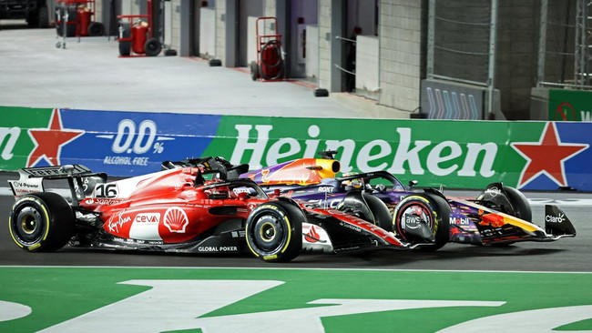 Pembalap Red Bull Racing Max Verstappen berhasil keluar sebagai pemenang Formula 1 (F1) GP Las Vegas di Sirkuit Las Vegas Strip, Minggu (19/11).