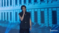 Ingin Coba Seblak dan Nasi Padang, Gulf Kanawut Lahap Menyantap Tumpeng