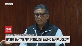 VIDEO: Hasto Bantah Ada Instruksi Partai Baliho di NTB Tanpa Jokowi