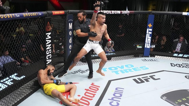 Kehadiran Jeka Saragih di kancah pertarungan mixed martial arts di Amerika Serikat membuat 'gempar' tempat latihan.