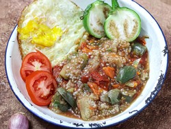 3 Resep Sambal Terong yang Pedas Segarnya Bikin Nambah Nasi