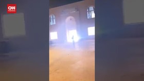 VIDEO: Pasukan Israel Lempar Granat saat Azan di Masjid Gaza