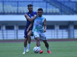 Meredupnya Karier Abdul Aziz di Persib