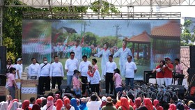 Bupati Klaten Senam Bareng Nakes di Hari Kesehatan Nasional ke-59