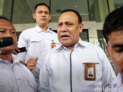 Firli dan Alex Tirta Saling Pandang di Bareskrim, Sempat Bahas Sesuatu?
