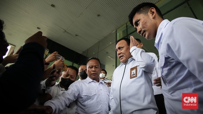 Ketua KPK Firli Bahuri mengaku mobilnya 'hilang' usai menjalani pemeriksaan di Bareskrim Polri, Kamis (16/11).