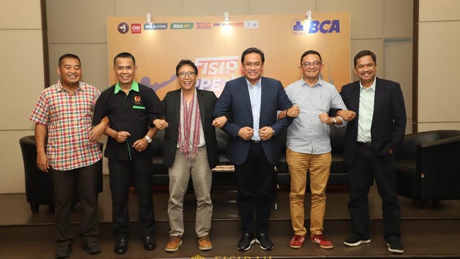 FISIP UI akan menggelar turnamen Bulu Tangkis FISIP UI Open Badminton Championship 2023 pada 21-26 November 2023 di Balairung UI.