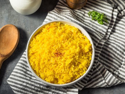 Resep Nasi Kuning Rice Cooker Pulen, Enak, dan Tidak Mudah Basi, Gampang Bun!
