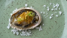 FOTO: Kuliner Siput Laut Afrika Selatan yang Mendunia