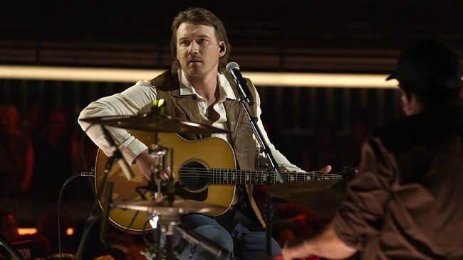 Taylor Swift dikalahkan oleh Morgan Wallen yang membawa pulang 11 piala dalam Billboard Music Awards 2023.
