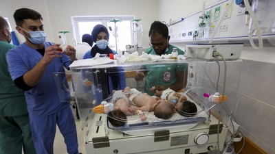 Bayi-bayi prematur di RS Al Shifa Gaza berhasil dievakuasi di tengah agresi Israel atas Palestina di Gaza.