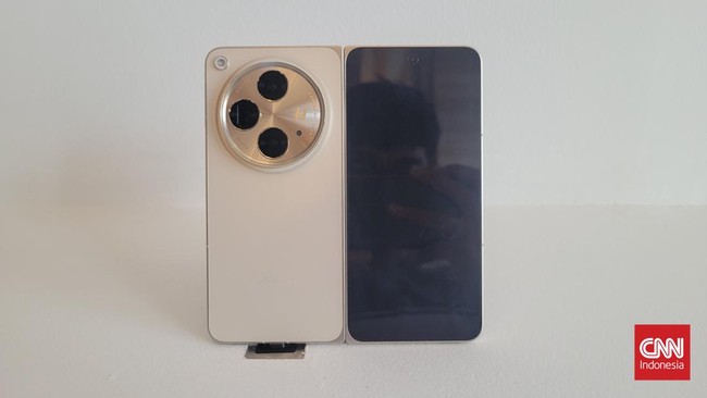 Oppo ponsel lipat terbarunya Oppo Find N3 dan Find N3 Flip hari ini. Lebih mahal mana dibanding ponsel sejenis merek Korea?
