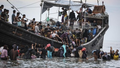 Personel Polres Pidie, Aceh menangkap seorang warga Bangladesh bernama Husson Mukhtar (70) yang menjadi salah satu agen perjalanan pengungsi Rohingya ke Aceh.