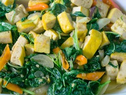 Resep Tumis Bayam dan Tahu Kuning yang Lezat Segar Untuk Lauk Akhir Bulan