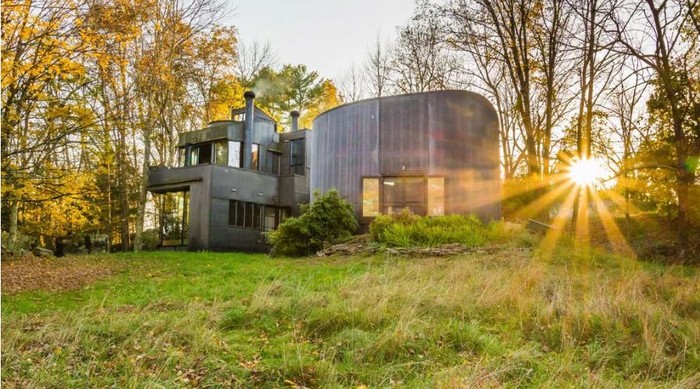 5 Rumah Selebriti Legendaris Bisa Kamu Sewa