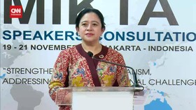 VIDEO: Puan Sebut Tak Ada Huru Hara Soal Hubungannya Dengan Jokowi
