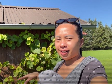 Keseruan WNI Tinggal di Jerman, Nyaman Banget Bisa Panen Apel & Anggur di Belakang Rumah