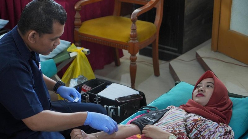 Dharma Wanita Persatuan (DWP) Kabupaten Klaten merayakan HUT ke-24 dengan gelaran kegiatan donor darah, bekerja sama dengan Palang Merah Indonesia (PMI) klaten.