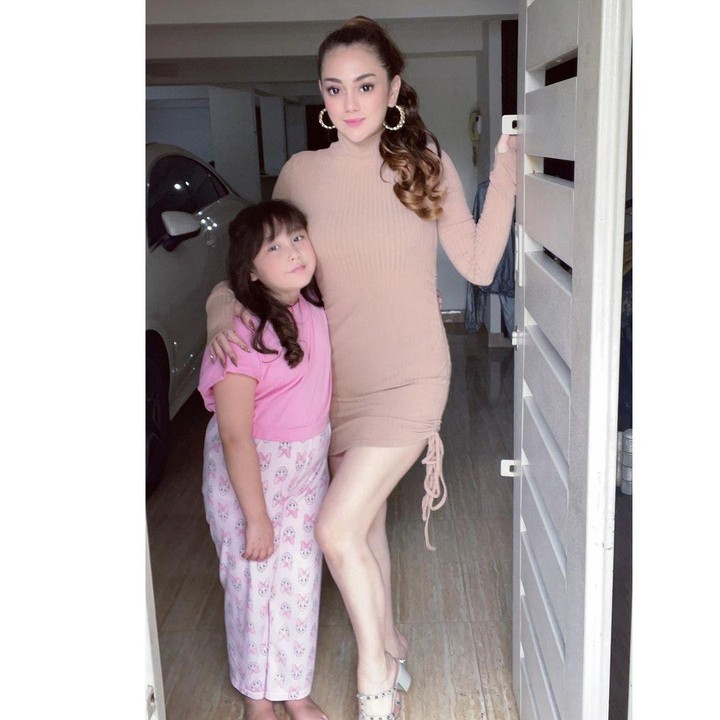 <p>Kehidupan anak-anak artis selalu berhasil menjadi sorotan publik, tak terkecuali anak perempuan Celine Evangelista dari pertamanya yang kini telah beranjak remaja. (Foto: Instagram@celine_evangelista)</p>