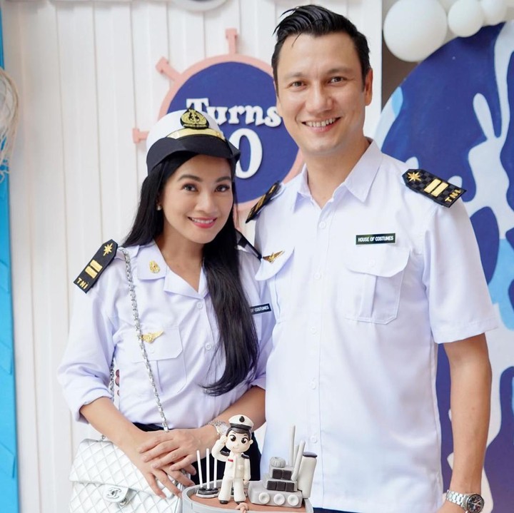 <p>Melalui kolom komentar, Juna juga mendapat banyak ucapan selamat dan doa. "Happy 10th yo abang juna, semoga hadi anak saleh n kebanggaan mama papa," ujar akun @ning****. (Foto: Instagram @titi_kamall)<br /><br /><br /></p>