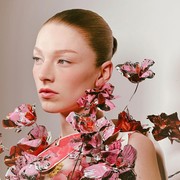 Outfit Fantastis Hunter Schafer di Premier The Hunger Games: The Ballads of Songbirds & Snakes