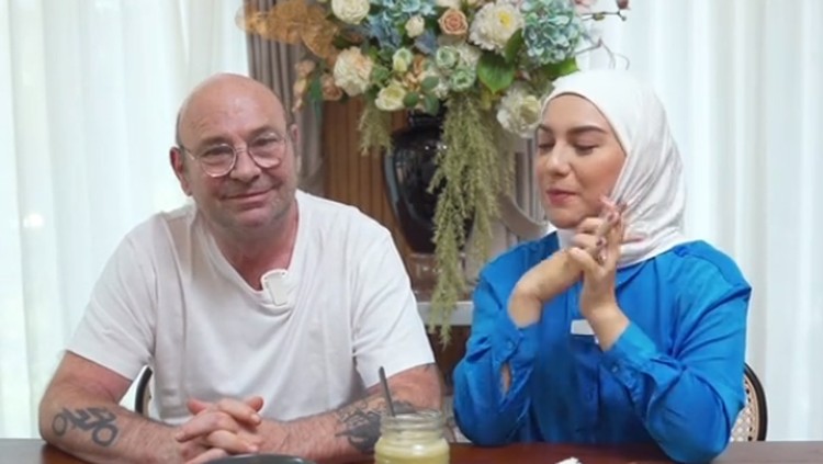 Irish Bella dan Ayah Bule