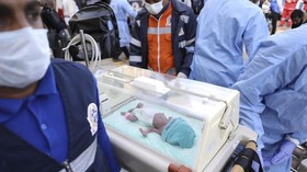 FOTO: 31 Bayi Prematur Dievakuasi dari RS Al Shifa Gaza ke Mesir