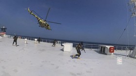Bela Palestina, Houthi Serang Lagi Kapal Militer AS di Teluk Aden