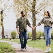5 Manfaat Kesehatan Mental dari Silent Walking, Tren TikTok yang Dianggap Jadi Penghilang Stres Terbaik