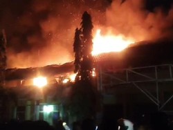 SMAN 4 Kota Gorontalo Terbakar, 8 Ruang Kelas-2 Laboratorium Hangus