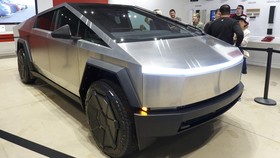 FOTO: Tesla Pamer Cybertruck Jelang Pengiriman Unit ke Konsumen
