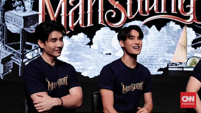 Wawancara eksklusif Apo Nattawin, Mile Phakphum, Bas Asavapatr, dan Tong Thanayut di Indonesia soal Man Suang tayang 13.00 WIB di CNNIndonesia.com.