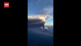 VIDEO: Penampakan Gunung Ulawun Papua Nugini Meletus