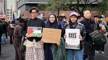 LIBURAN DI JEPANG, ZASKIA MECCA DIAJAK IKUT AKSI BELA PALESTINA