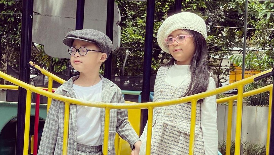 Anak Kembar Cynthia Lamusu dan Surya Saputra