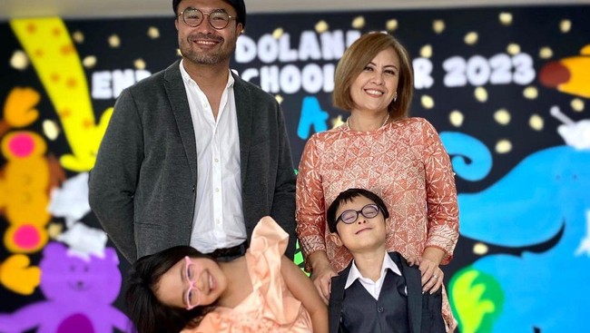 Surya Saputra Dibikin Mewek Gegara Video Kompilasi Anak Kembarnya