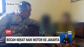 VIDEO: Berboncengan, Bocah Nekat Naik Motor Ke Jakarta