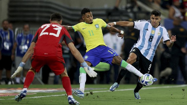 Argentina akan menghadapi Brasil dalam Kualifikasi Piala Dunia 2026 di Buenos Aires, Rabu (26/3). Berikut fakta menarik jelang laga tersebut.