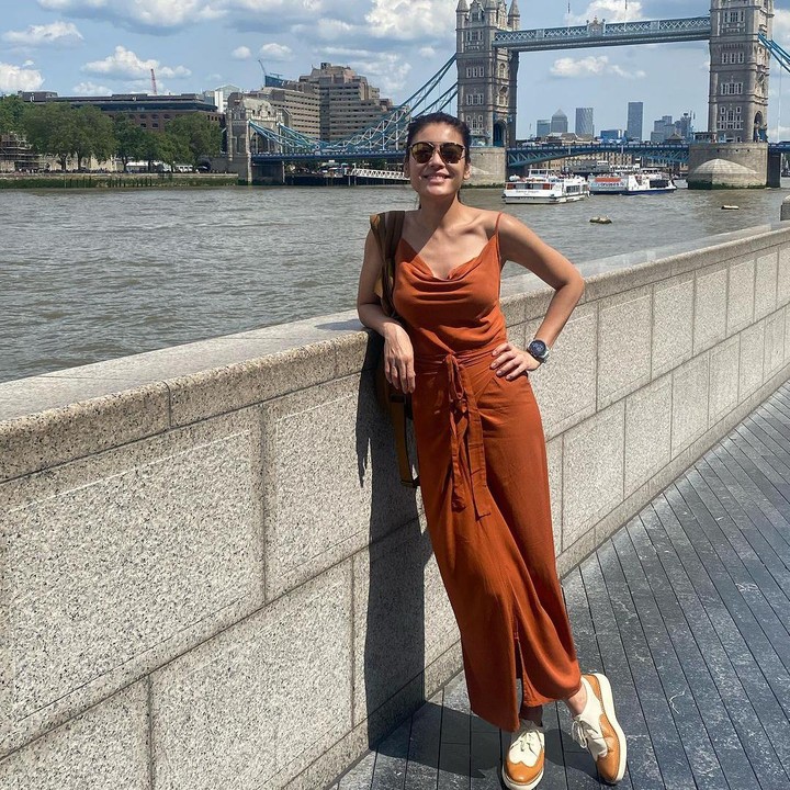 <p>Sebelum menjadi aktris, Sigi Wimala pernah menjadi model dan meraih juara partama di pemilihan Gadis Sampul tahun 1999. Saat ikut ajang ini, Sigi masih berusia 16 tahun. Kini, Sigi menjadi salah satu aktris papan atas yang sudah membintangi banyak film terkenal. (Foto: Instagram @sigiwimala)</p>