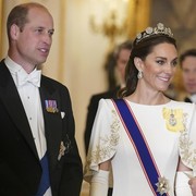 Kate Middleton Akhirnya Kenakan Tiara Baru di Jamuan Resmi Kerajaan Inggris
