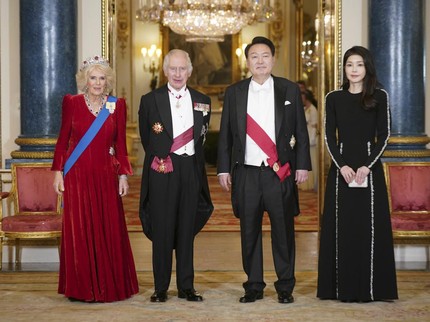 Fakta Ibu Negara Korsel yang Curi Perhatian Saat Foto Bersama Raja Charles III & Camilla