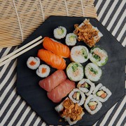 5 Fakta Menarik tentang Sushi yang Jadi Favoritnya Sejuta Umat, Benarkah Bukan Asli dari Jepang?